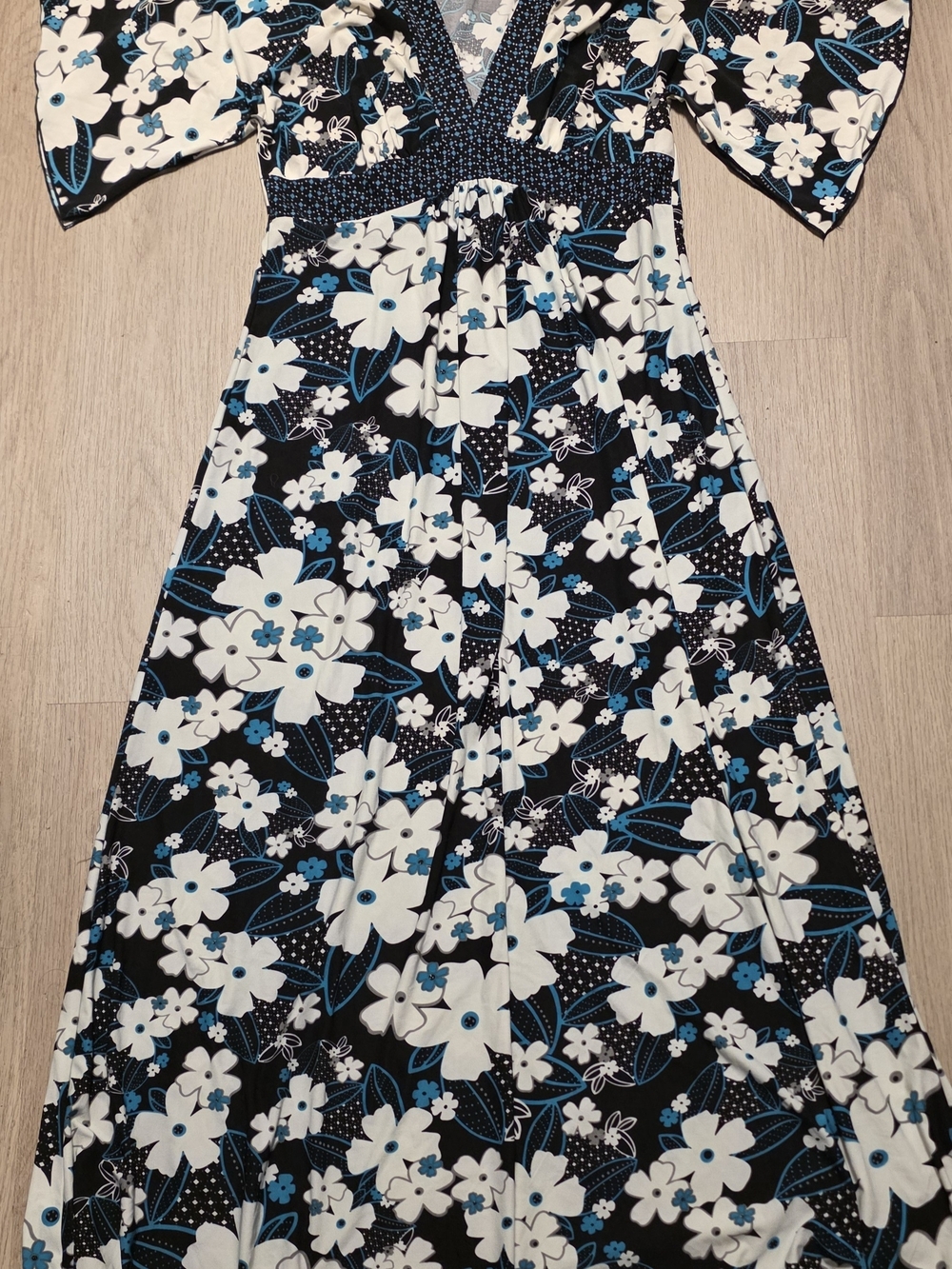 Floral V-Neck Maxi Dress in Black, White & Teal En Focus Studio Size 14